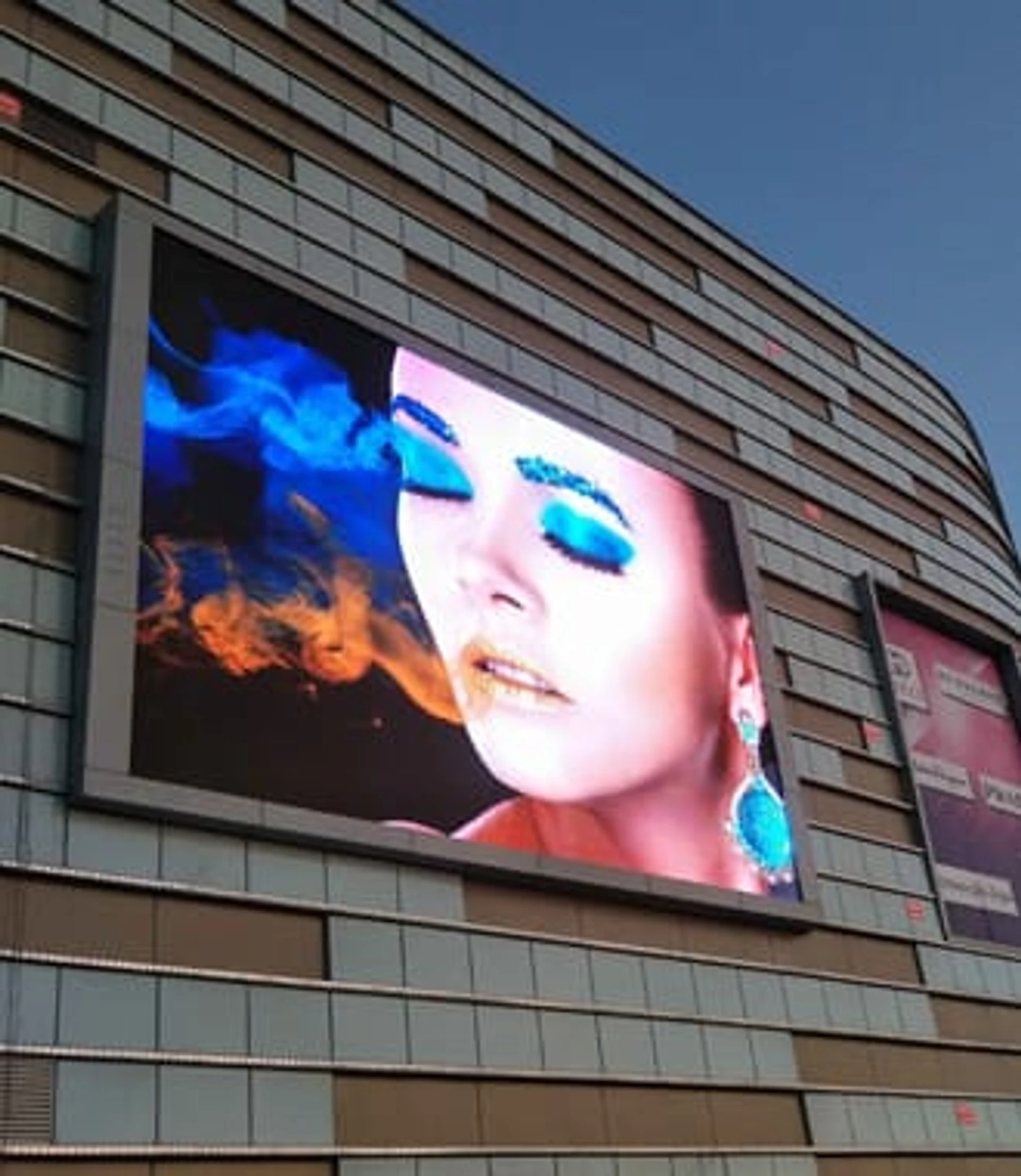 9 Application of Front Maintenance LED Screen GQ Series-Outdoor advertising media.jpg